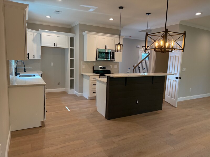 Building Photo - 159 Brad St