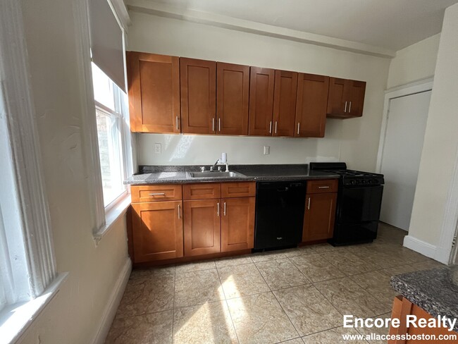 Building Photo - 1626 Commonwealth Ave