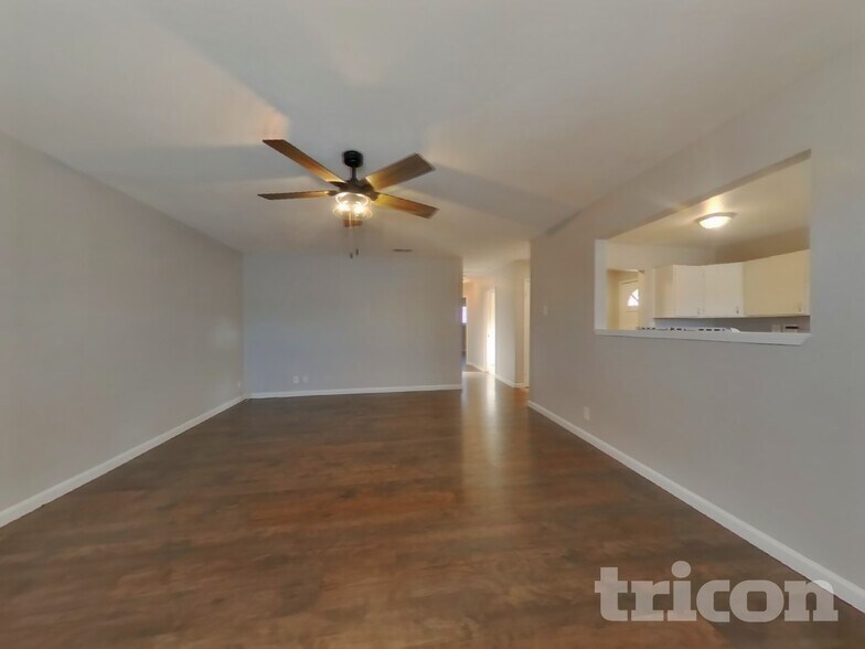 Building Photo - 916 Jacobsen St