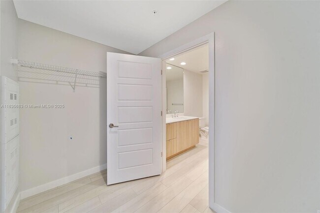 Building Photo - 555 NE 8th St