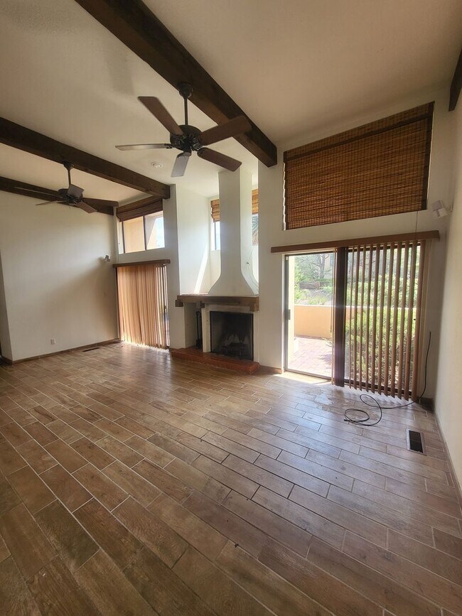 Building Photo - Sandia Heights Beauty 3 bedroom  2 bath