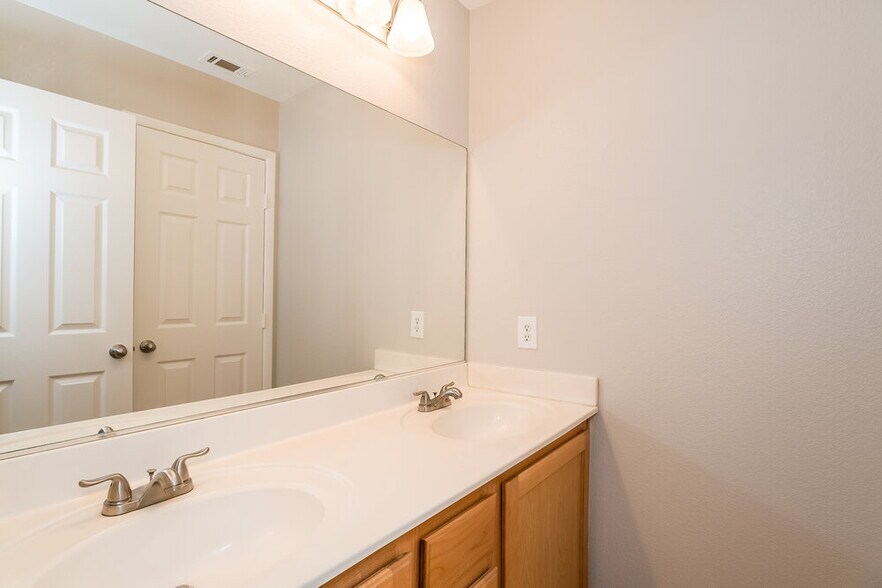 Building Photo - 5216 Backwoodsman Ave