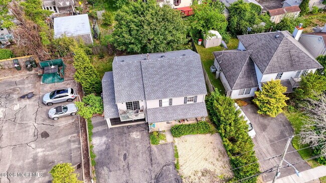 Building Photo - 450 Beachway Ave