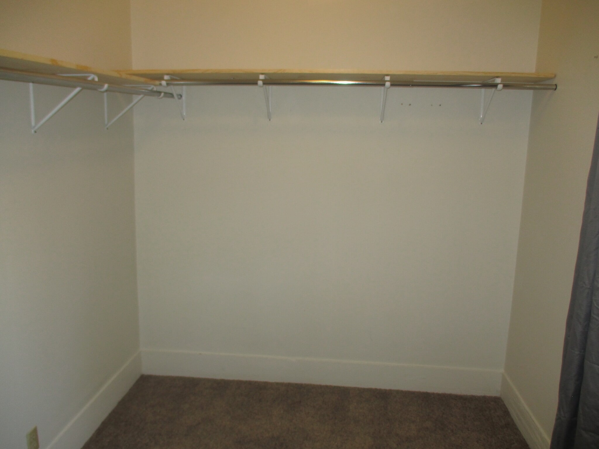 Small bedroom a - 1014 Denton St