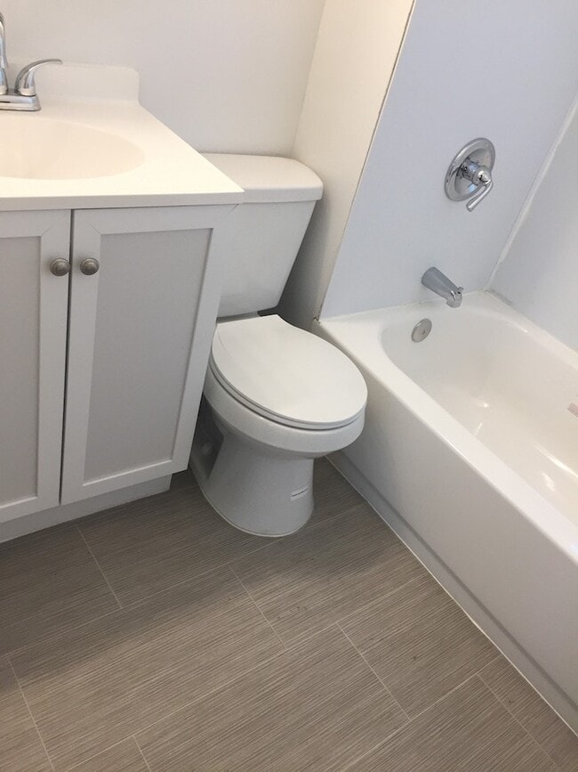 Building Photo - 258 E 29th St