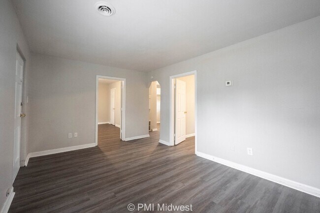 Building Photo - Modern Duplex in Prime Location - Perfect Rental Opportunity in Indianapolis!