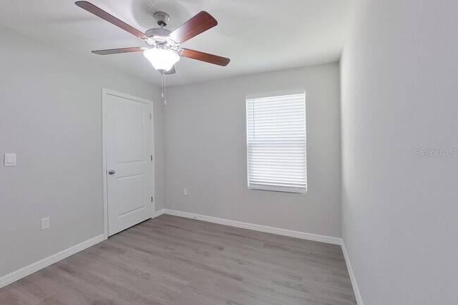 Building Photo - 8731 SW 44th Ct