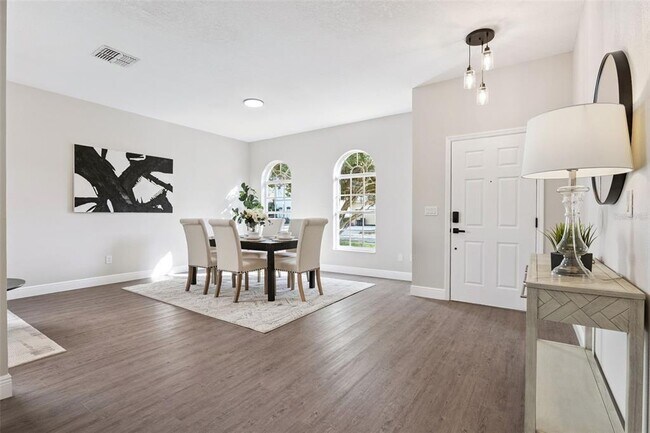 Building Photo - 1209 Cathcart Cir