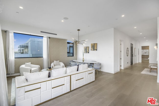 Building Photo - 10563 Ashton Ave