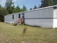 Building Photo - Rent this 3 Bedroom 2 Baths Home in Pelion!