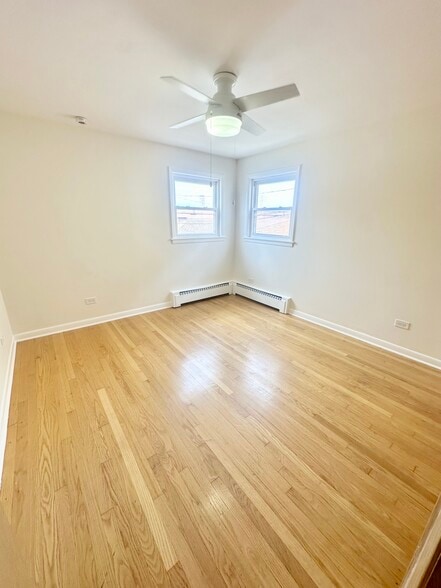 Building Photo - 4636 N Sayre Ave