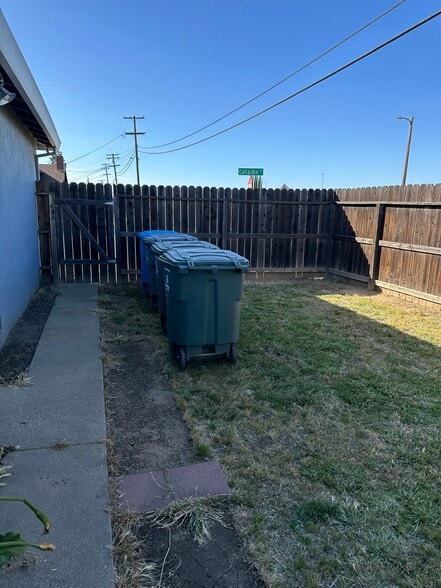 Building Photo - 1624 Catalpa St