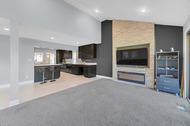 Building Photo - 23327 Wildwood Ln