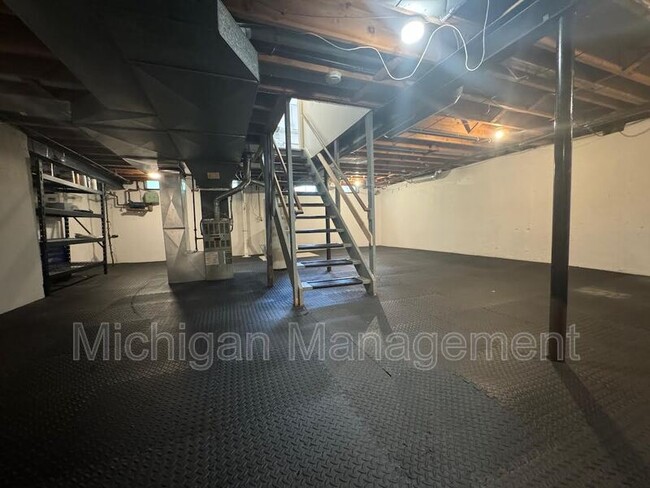 Building Photo - 3324 Bluett Rd
