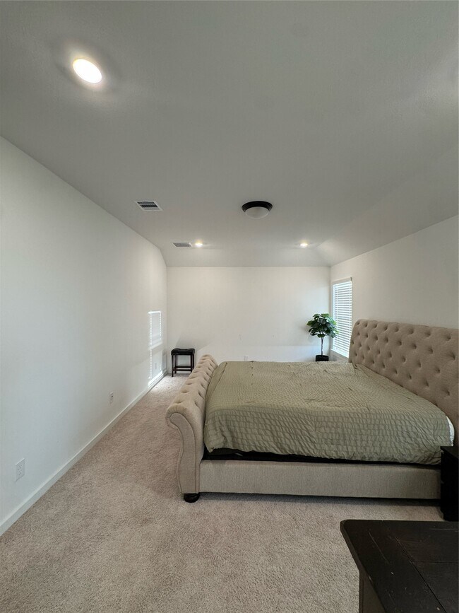 Building Photo - 6630 Escondido Dr