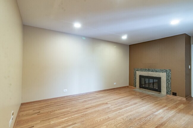 Building Photo - 416 Swallow Ln