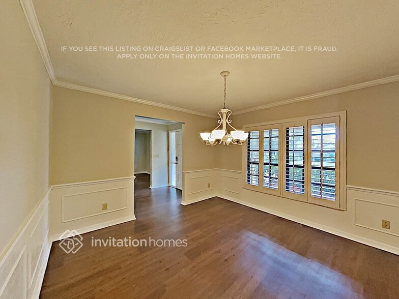 Building Photo - 622 S Sweetwater Blvd