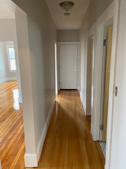 Building Photo - 229 Poplar St