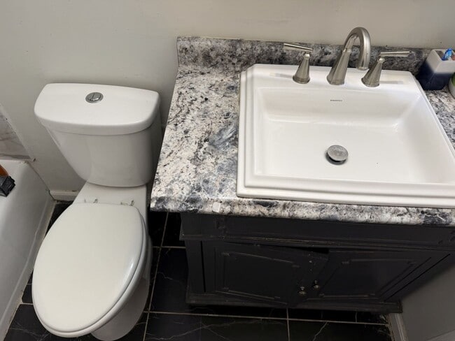 Building Photo - 11540 S Racine Ave