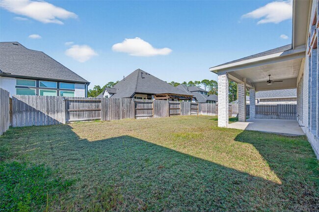 Building Photo - 15330 Legacy Pk Wy