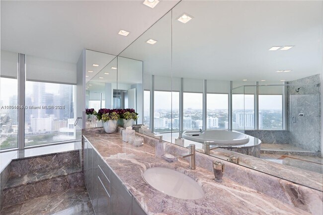 Building Photo - 1643 Brickell Ave