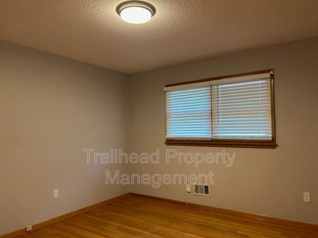 Building Photo - 1706 NE 77th St