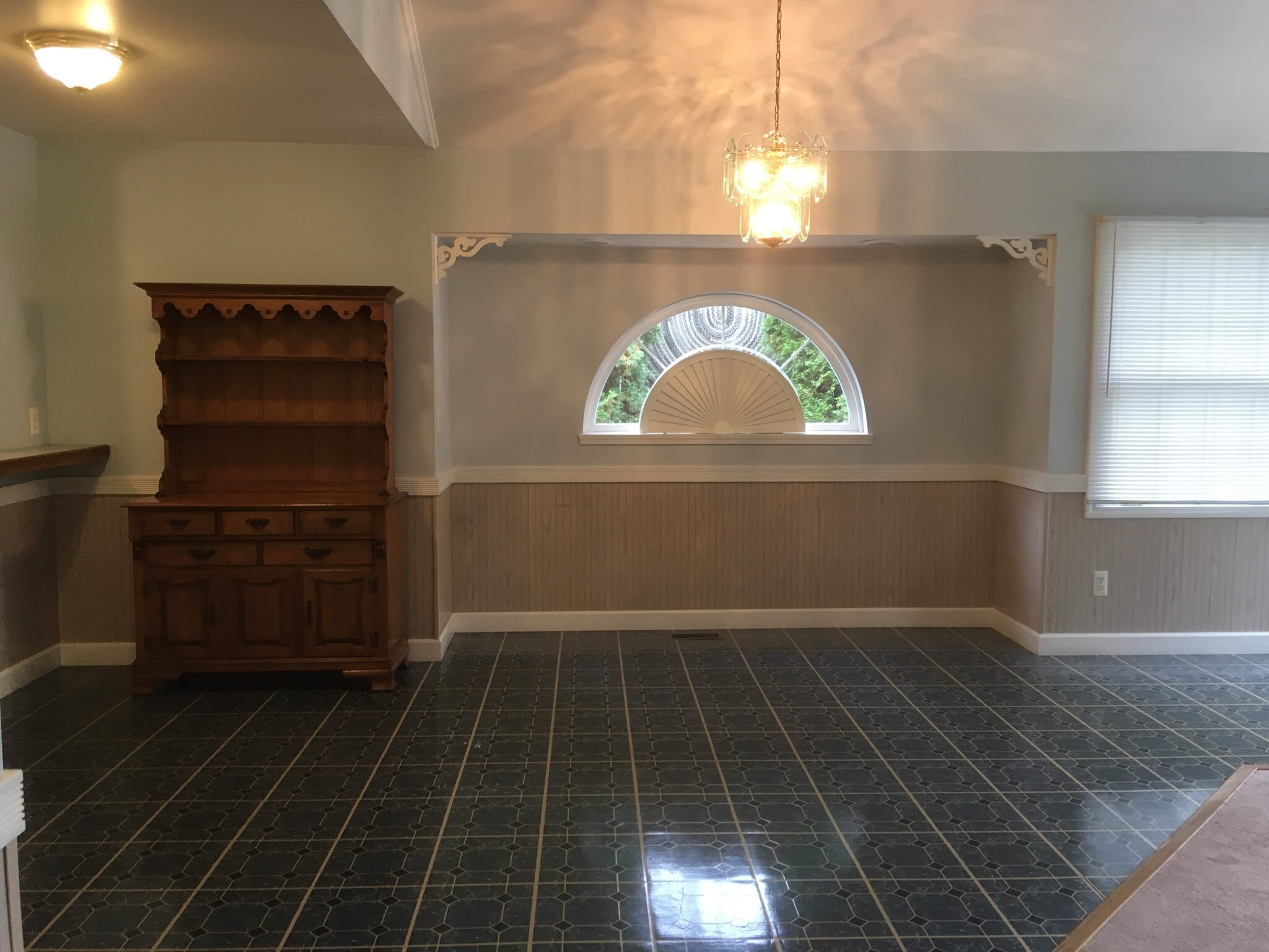 dining nook - 11347 Ford Road