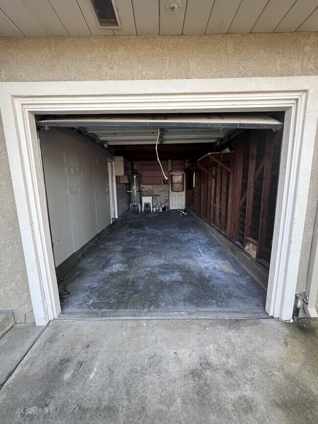 Building Photo - 206 Anderson Ave