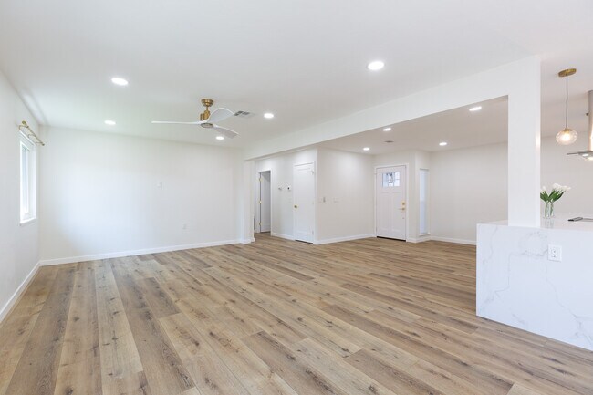 Building Photo - 12365 Horado Rd