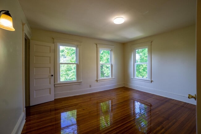 Building Photo - 614 Ackerman Ave