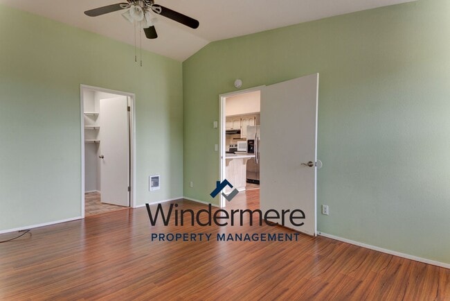 Building Photo - 3 Bedroom 2 Bath + Bonus Room Home with Stunning Water Views in Admirals Cove