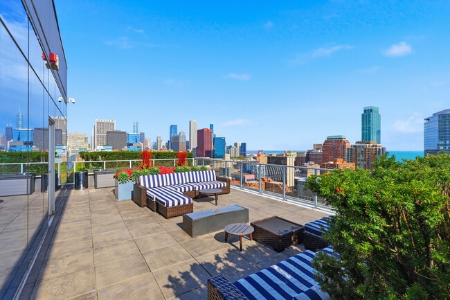 Building Photo - 1000 S Clark St