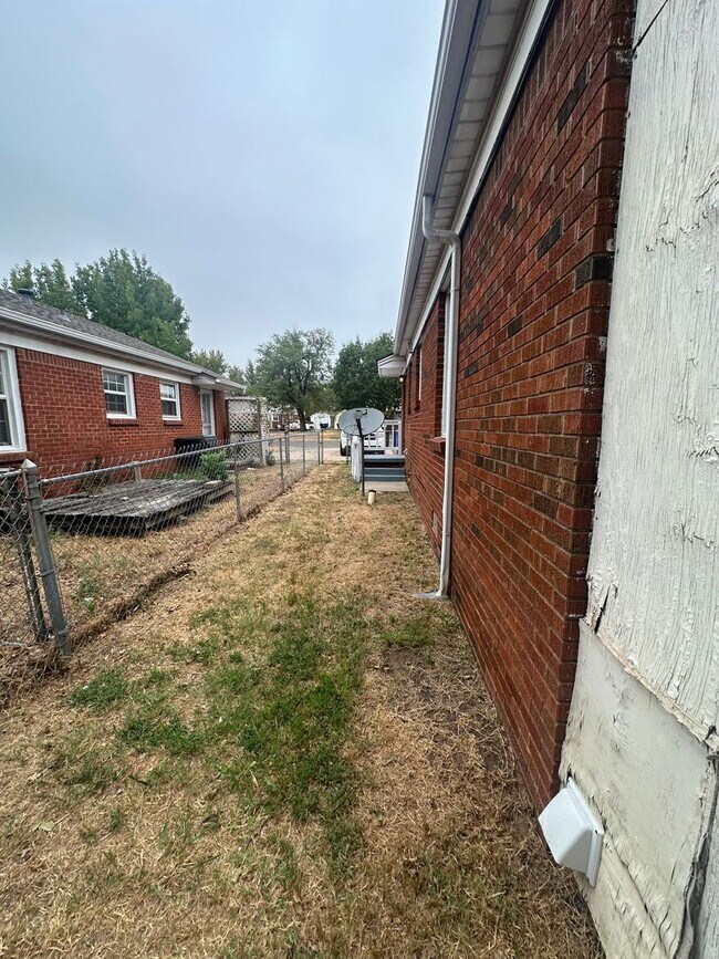 Building Photo - 332 Babb Dr