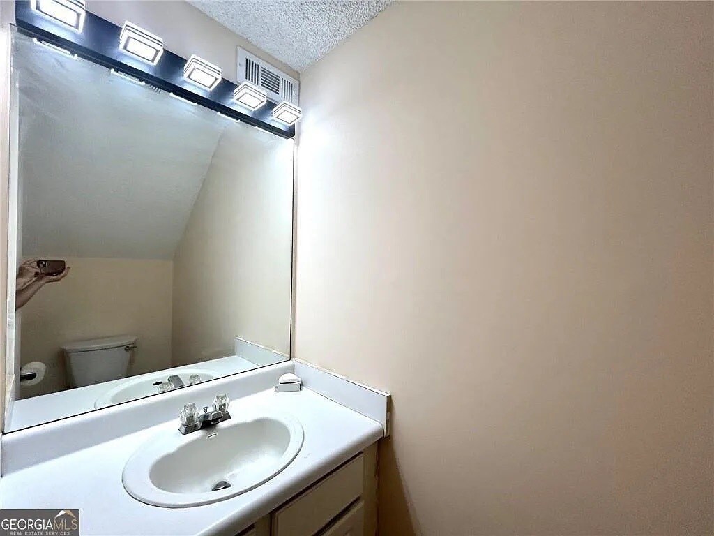Building Photo - 275 Devonshire Dr