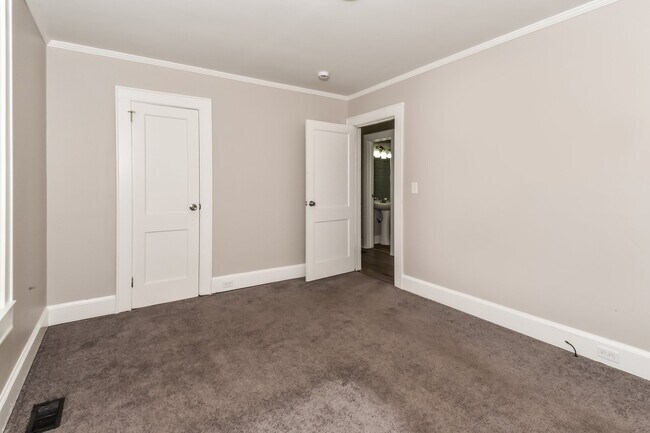 Building Photo - 4803 Anderson St