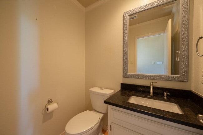 Building Photo - 10907 Legends Ln
