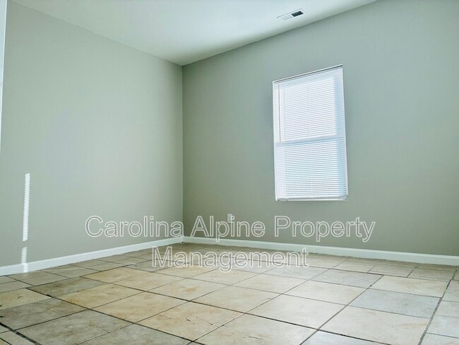 Building Photo - 110 N Webb St