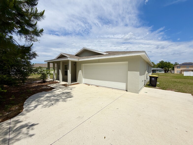 Building Photo - 687 Gila Dr