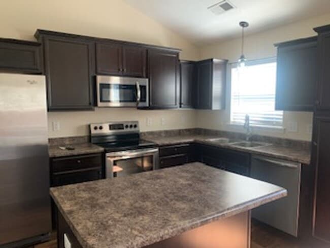 Building Photo - 200 Leeward Landing