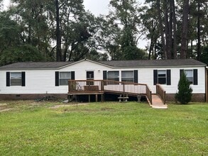 Building Photo - AVAILABLE LATE-FEBRUARY 2026! (Pet Friendly)