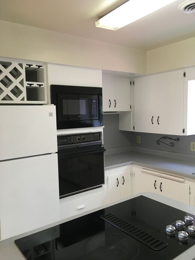 Building Photo - Charming home in Garden Tract- $300 free r...