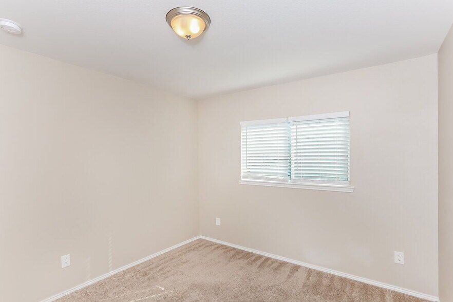 Building Photo - 421 Fawn Hill Dr
