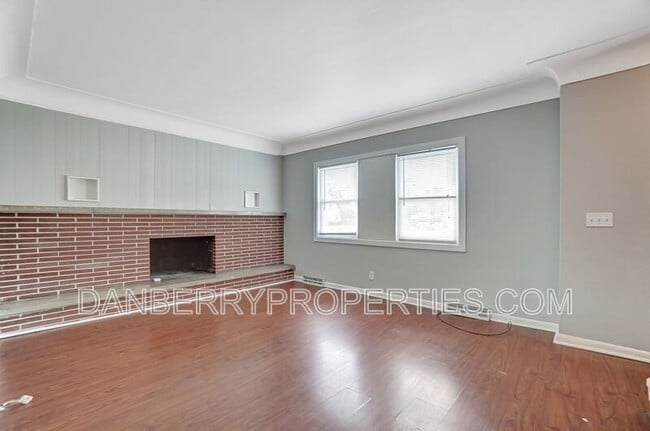 Building Photo - 1115 Secor Rd