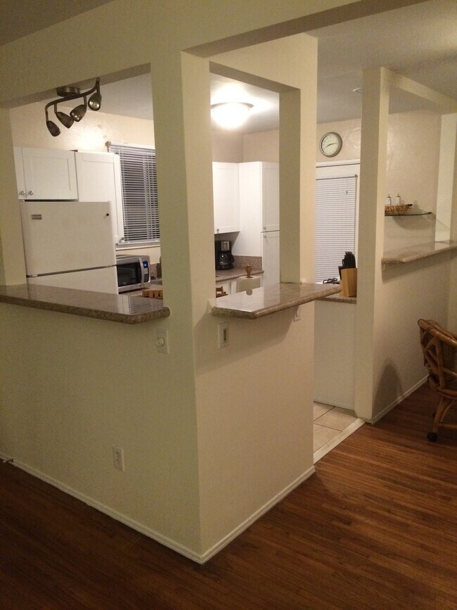 Building Photo - 536 39th W St