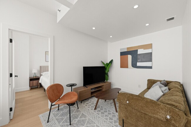 Building Photo - 19-23 Saint Marks Place-SI ID1499939P