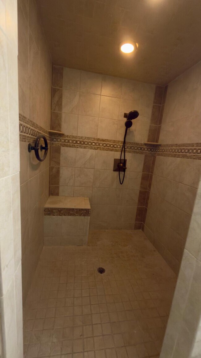 Building Photo - 7531 SE 147th Pl