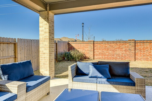 Building Photo - 27118 Berry Bright Dr