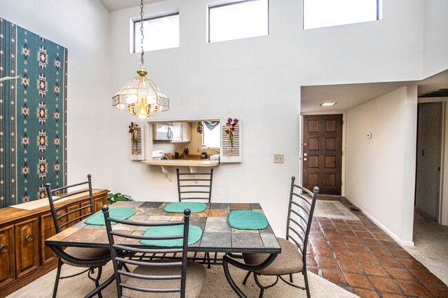 Building Photo - Beautiful Furnished patio home in Old Town...