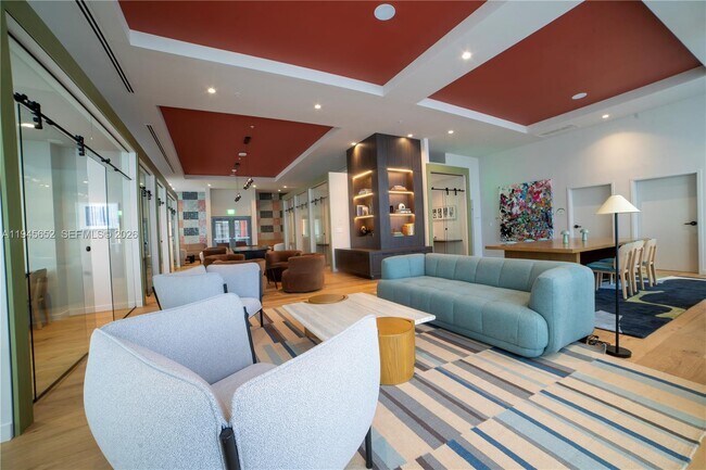 Building Photo - 11 NE 6th St