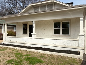 Building Photo - 1964 Young Ave